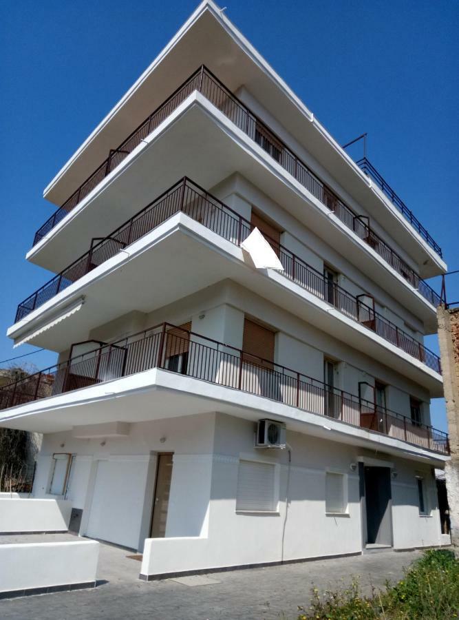 Pure Bliss Luxury Beachfront Apartment With Panoramic Sea Views, Electric Bbq, Gym Equipment And More Agia Trias Exteriör bild